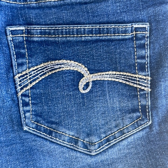 JUSTICE GIRLS JEAN SHORTS WITH FRONT AND BACK POCKETS SIZE 10 - Picture 5 of 5